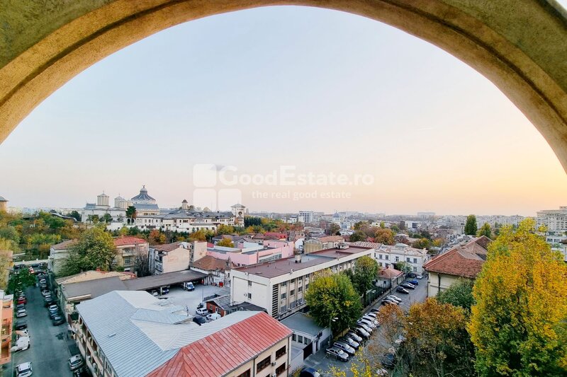 Bd. Unirii 12, Fantani, Casa Poporului, vedere Mitropolie.