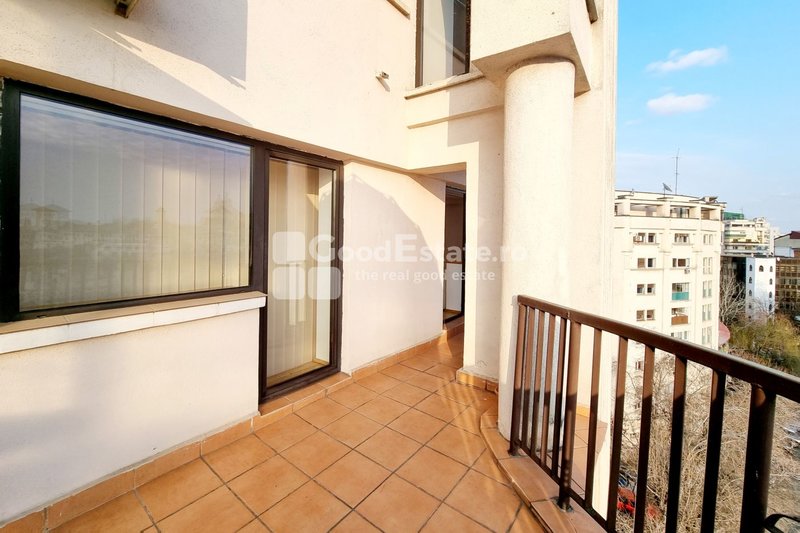 Bd. Unirii 12, Fantani, Casa Poporului, vedere Mitropolie.