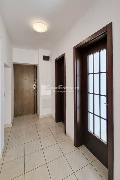 Bd. Unirii 12, Fantani, Casa Poporului, vedere Mitropolie.